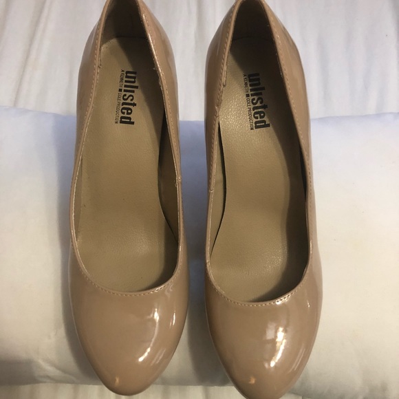 Unlisted by Kenneth Cole Shoes - simple and classy must have pumps!